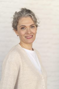 portrait beautiful woman smiling Anti aging treatment in montreal